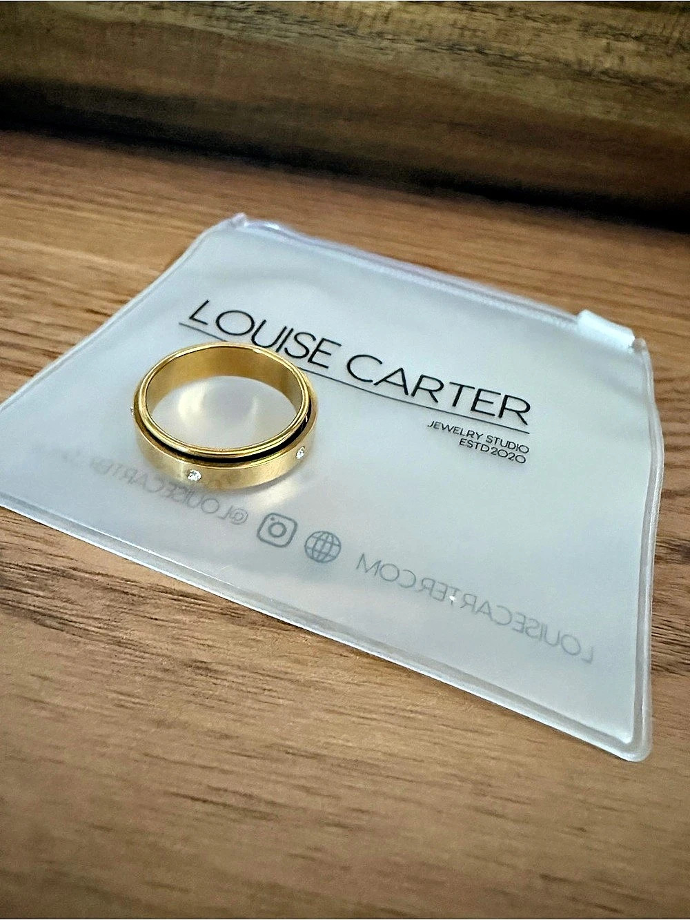 Louise Carter Spins Love Ring Gold